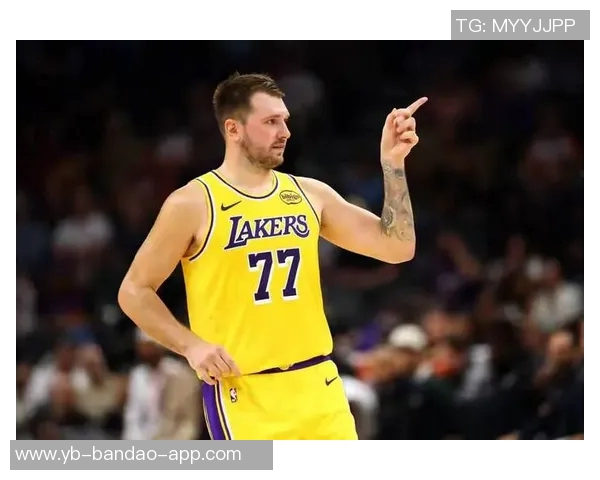 东契奇26岁已成联盟唯一现役30岁前五次入选最佳阵容一阵球员 东契奇26岁已成联盟唯一现役30岁前五次入选最佳阵容一阵球员