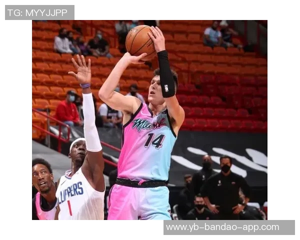 火花队传奇球员里奇亚杰克逊高中5号球衣正式退役庆祝三连冠辉煌历史