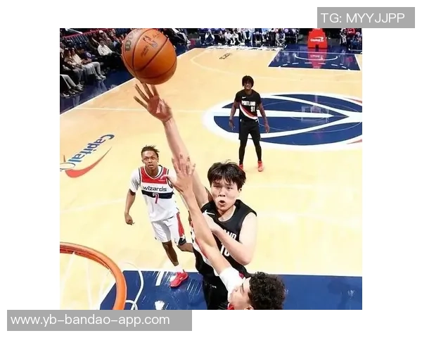 哈利伯顿称赞杨瀚森传球能力强调他能迅速适应NBA比赛节奏